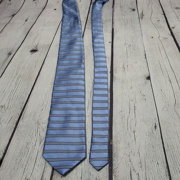 JOS. A. Bank Light Blue Navy White Striped Tie - Picture 7 of 8